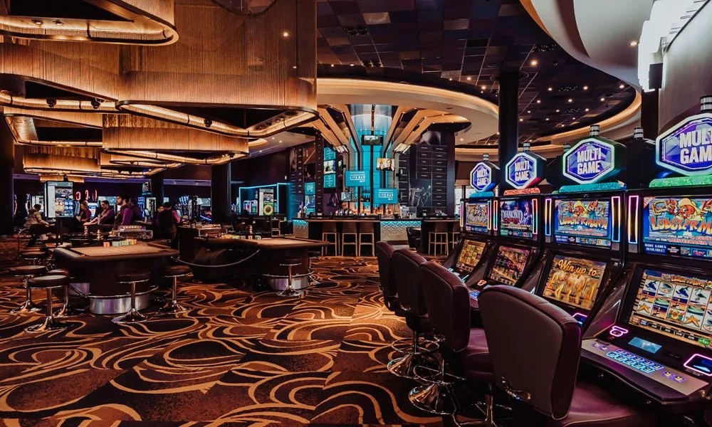 Decentralized versus centralized ethereum betting platforms